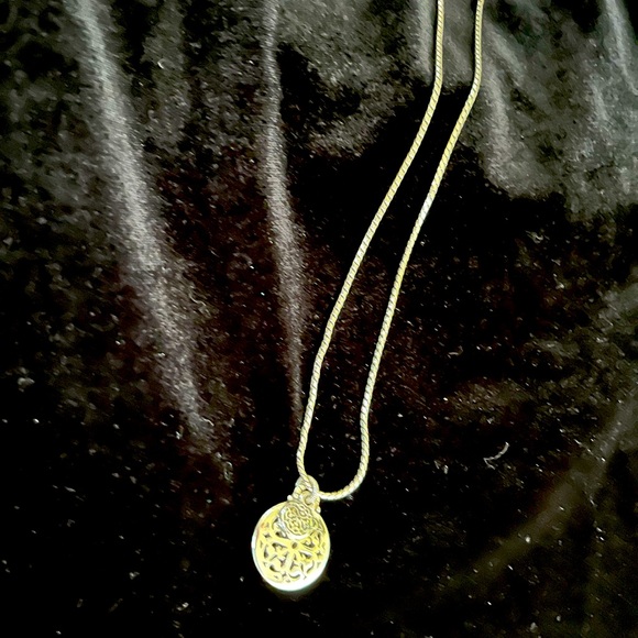 Brighton petit necklace. Adjustable lengths. - Picture 3 of 6